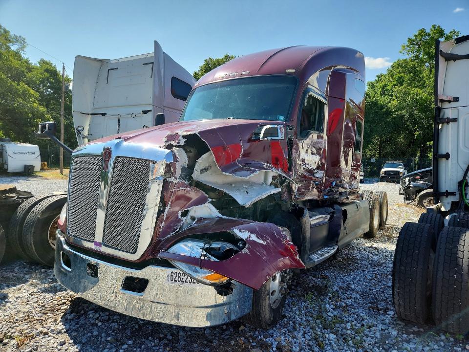 2020 Kenworth Construction VIN 1XKYD49X1LJ357477 — COPART salvage auction photo
