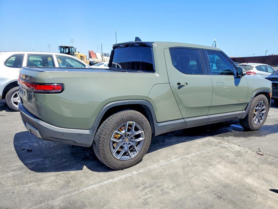 2022 Rivian R1T VIN 7FCTGAALXNN005461 COPART salvage auction — Rear End, Sc - Salvage Title, sold $20,700 on 2026-09-25 (photo 3)