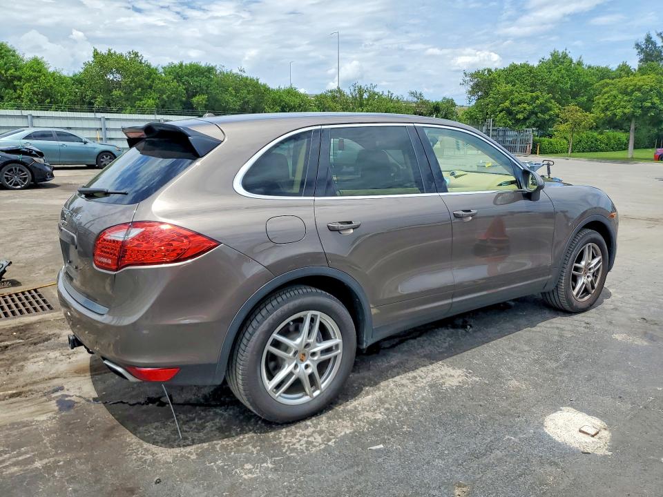 2014 Porsche Cayenne VIN WP1AA2A2XELA00637 COPART salvage auction — REAR END, Al - Certificate Of Title (P), sold $5,700 on 2026-08-14 (photo 3)