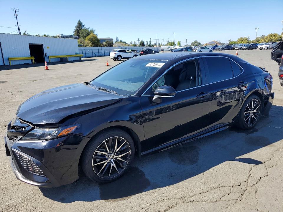 2021 Toyota Camry VIN 4T1T11AK2MU440280 — COPART salvage auction photo