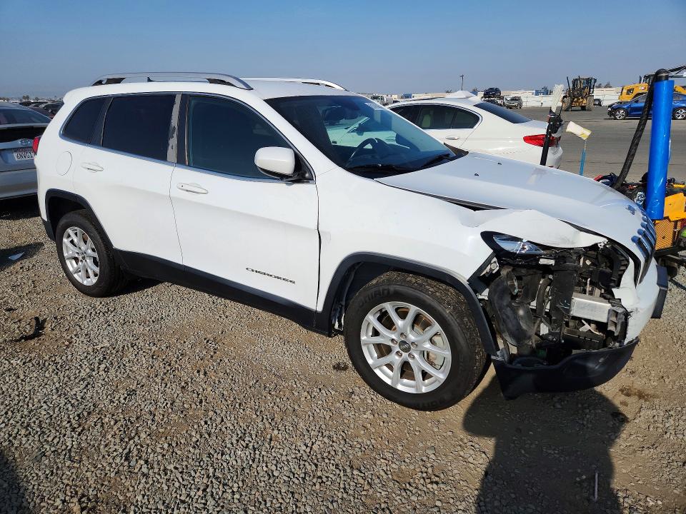 2017 Jeep Cherokee VIN 1C4PJLCS4HW623995 COPART salvage auction — FRONT END, Salvage Title, sold $325 on 2026-07-24 (photo 4)