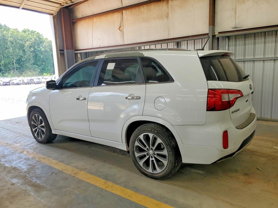 2015 Kia Sorento VIN 5XYKW4A76FG559601 COPART salvage auction — NORMAL WEAR, NC - DEALER ONLY CLEAN TITLE, sold $1,850 on 2026-07-22 (photo 2)