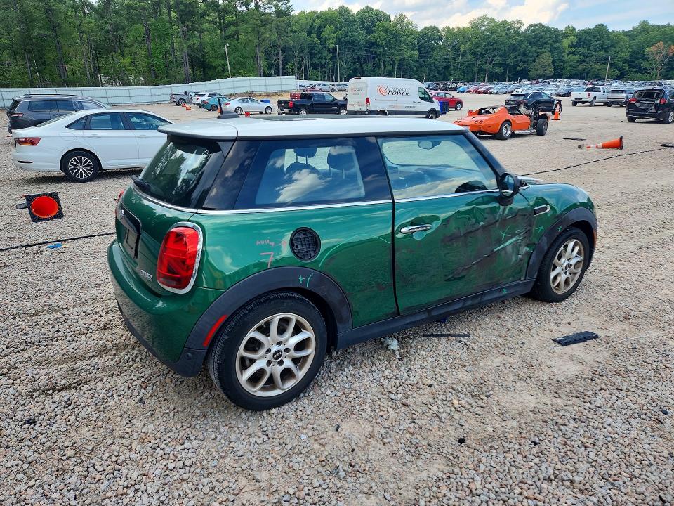 2021 Mini Cooper VIN WMWXR3C07M2P14233 COPART salvage auction — SIDE, Nc - Salvage Certificate Of Title, sold $6,600 on 2026-08-14 (photo 3)