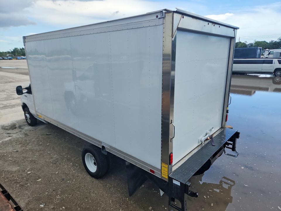 2024 Ford Econoline VIN 1FDXE4FN5RDD08888 COPART salvage auction — MINOR DENT/SCRATCHES, Fl - Certificate Of Title (P), sold $3,400 on 2026-07-24 (photo 2)