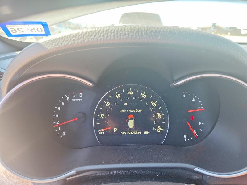 2014 Kia Sorento VIN 5XYKWDA72EG499427 COPART salvage auction — MINOR DENT/SCRATCHES, Tx - Salvage Vehicle Title, sold $475 on 2026-07-28 (photo 9)