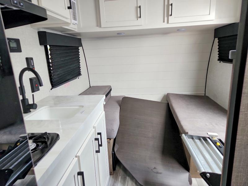 2024 Jayco Jay flight VIN 1UJBC0AH1R7ZD0204 COPART salvage auction — HAIL, CO - CERTIFICATE OF TITLE, sold $6,600 on 2026-09-01 (photo 5)