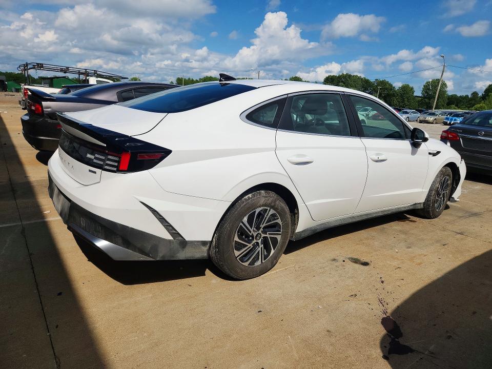 2026 Hyundai Sonata VIN KMHL24JJ6TA147052 COPART salvage auction — FRONT END, Fl - Certificate Of Destruction (P), sold $4,600 on 2026-07-27 (photo 3)