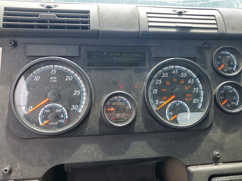 2018 Freightliner All other VIN 3AKBGADV3JSJL4479 COPART salvage auction — MINOR DENT/SCRATCHES, CT, sold $8,900 on 2026-08-27 (photo 9)