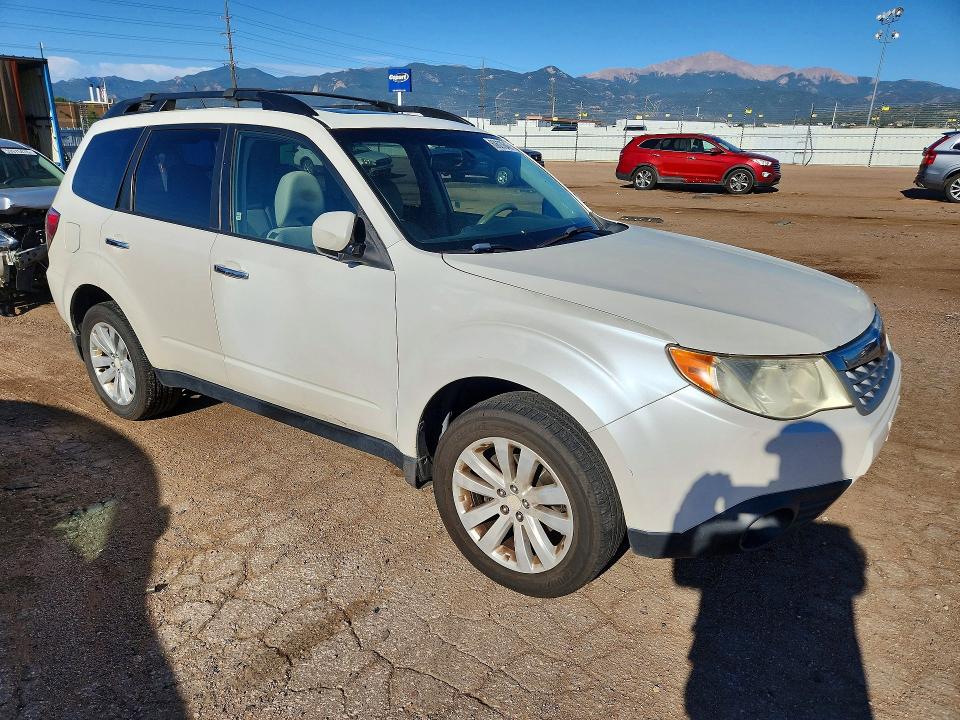 2011 Subaru Forester VIN JF2SHADC4BH708835 COPART salvage auction — MINOR DENT/SCRATCHES, CO - DIS/DLR/EXP ONLY CLEAN TITLE, sold $450 on 2026-07-15 (photo 4)