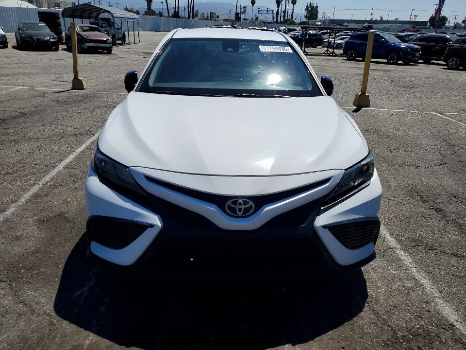 2021 Toyota Camry VIN 4T1G11AK2MU514685 COPART salvage auction — NORMAL WEAR, Az - Dis/Dlr/Exp Only Clean Title (P), sold $10,000 on 2026-07-31 (photo 5)