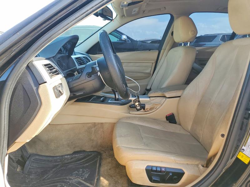 2013 BMW 3er VIN WBA3A5G55DNP24703 COPART salvage auction — NORMAL WEAR, In - Certificate Of Title, sold $650 on 2026-07-20 (photo 7)