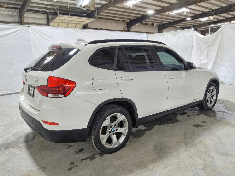 2015 BMW X1 VIN WBAVM1C57FV318150 COPART salvage auction — MINOR DENT/SCRATCHES, Fl - Certificate Of Destruction, sold $600 on 2026-08-20 (photo 3)