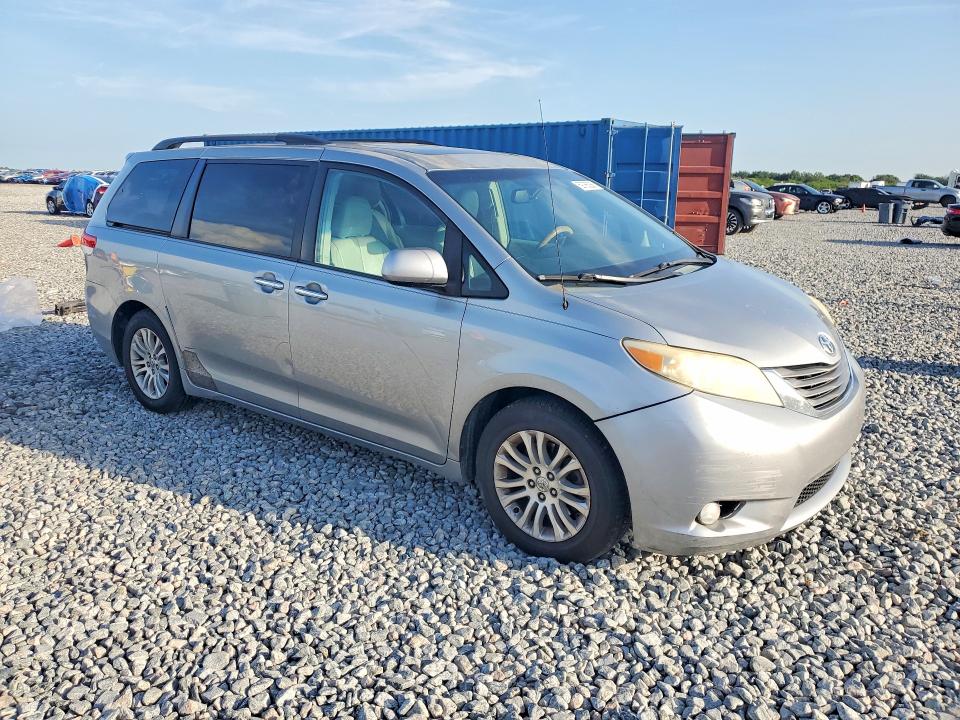 2012 Toyota Sienna VIN 5TDYK3DC1CS239822 COPART salvage auction — REAR END, Fl - Cert Of Title Slvg Rebuildable, sold $1,700 on 2026-07-17 (photo 4)