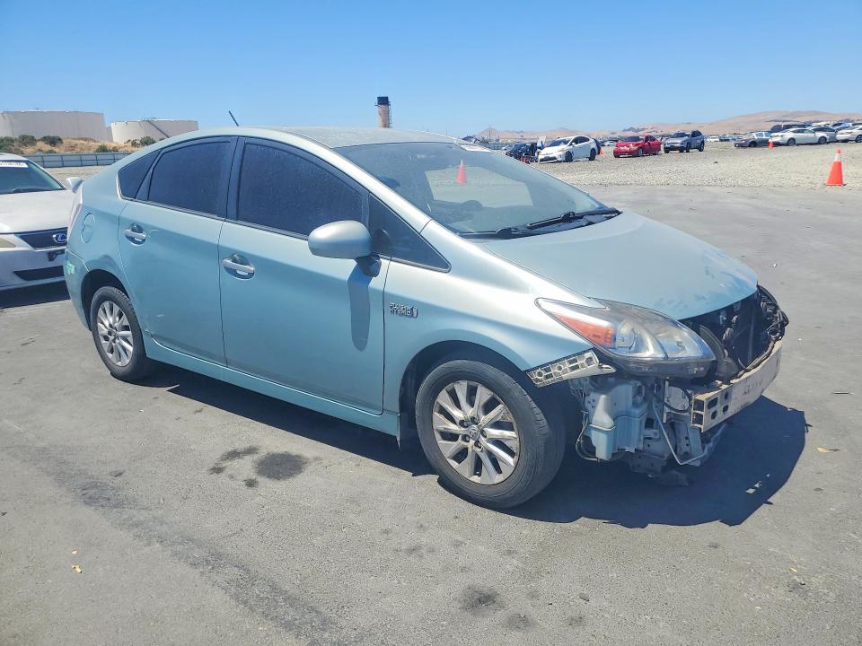 2014 Toyota Prius VIN JTDKN3DP3E3057611 COPART salvage auction — FRONT END, CA - SALVAGE CERTIFICATE, sold $3,900 on 2026-07-27 (photo 4)