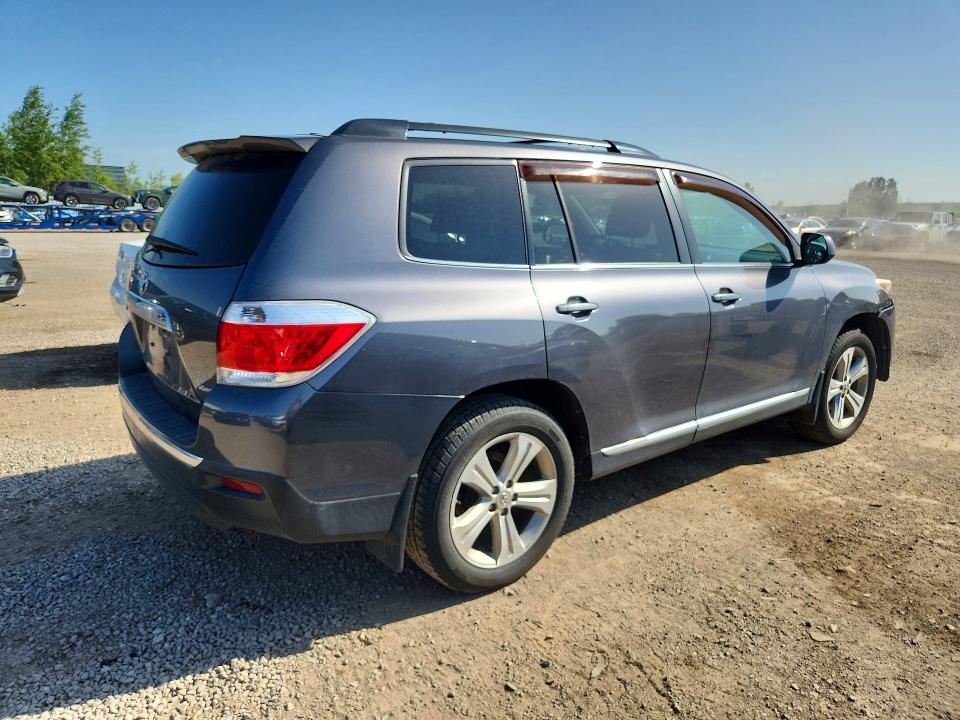 2013 Toyota Highlander VIN 5TDBK3EHXDS240050 COPART salvage auction — FRONT END, ON - PERMIT NO BRAND - UNFIT, sold $875 on 2026-07-21 (photo 3)