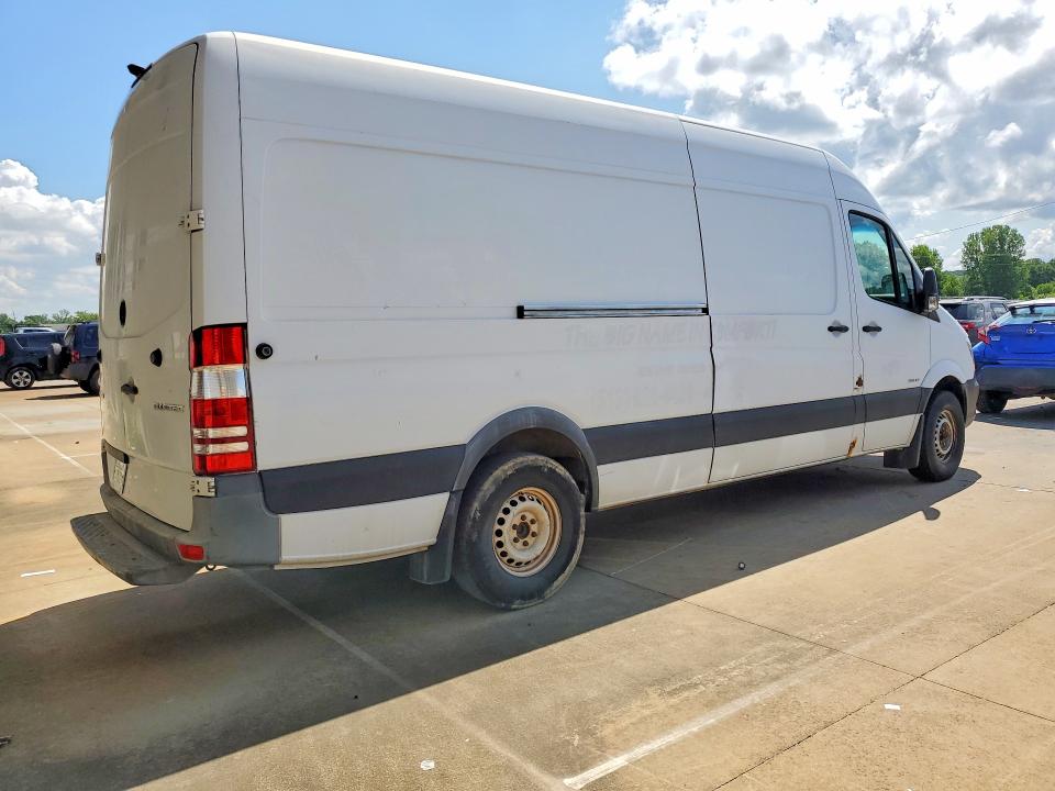 2015 Mercedes-benz Sprinter VIN WD3PE8DC9F5991269 COPART salvage auction — MINOR DENT/SCRATCHES, Oh - Certificate Of Title (P), sold $1,050 on 2026-07-27 (photo 3)
