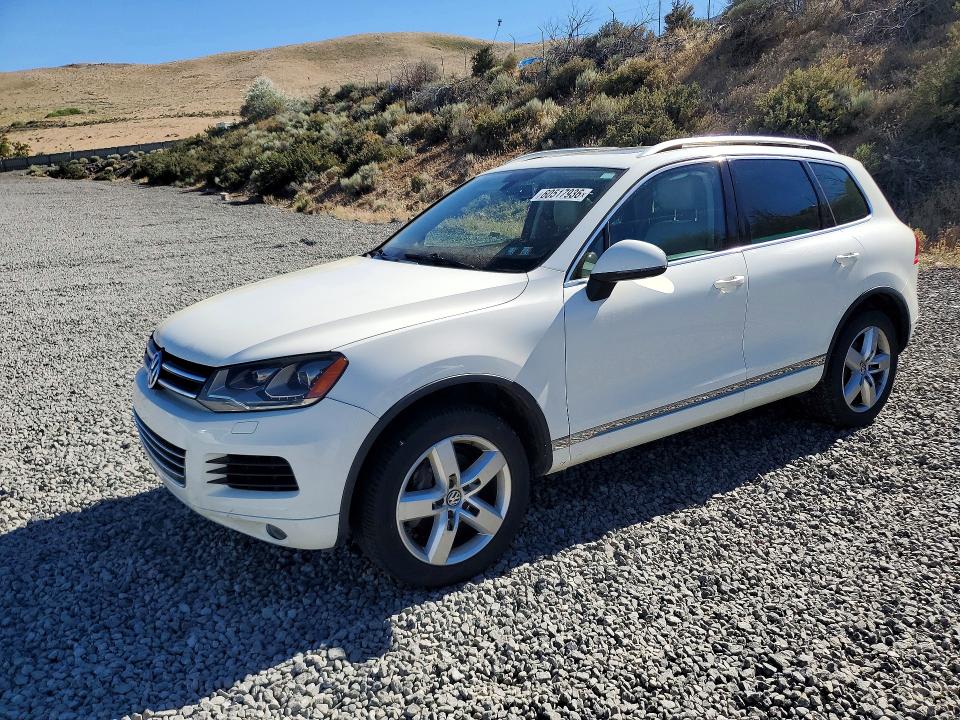 2011 Volkswagen Touareg VIN WVGFF9BP8BD004733 COPART salvage auction — MINOR DENT/SCRATCHES, NV - CERTIFICATE OF TITLE, sold $875 on 2026-07-16 (photo 1)