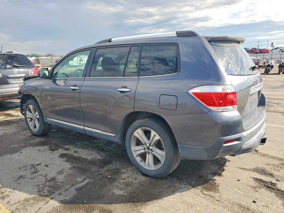 2013 Toyota Highlander VIN 5TDYK3EH3DS102991 COPART salvage auction — FRONT END, Id - Certificate Of Title, sold $2,200 on 2026-07-26 (photo 2)