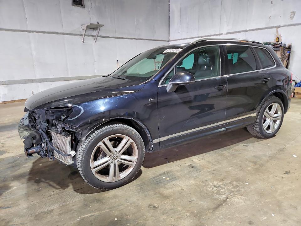 2014 Volkswagen Touareg VIN WVGDP9BP2ED005031 COPART salvage auction — FRONT END, Salvage Title, sold $825 on 2026-08-07 (photo 1)