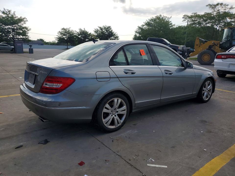 2013 Mercedes-benz C-klasse VIN WDDGF8AB3DR244096 COPART salvage auction — WATER/FLOOD, Ky - Cert Of Title-Salvage Water, sold $1,050 on 2026-08-17 (photo 3)
