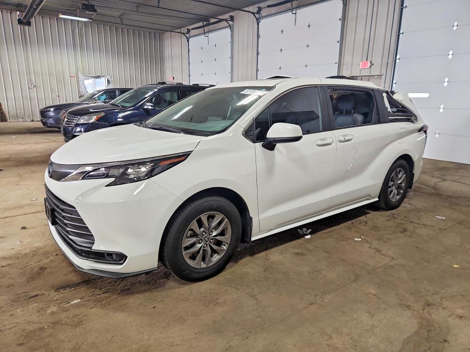 2025 Toyota Sienna VIN 5TDBSKFC0SS174375 — COPART salvage auction photo