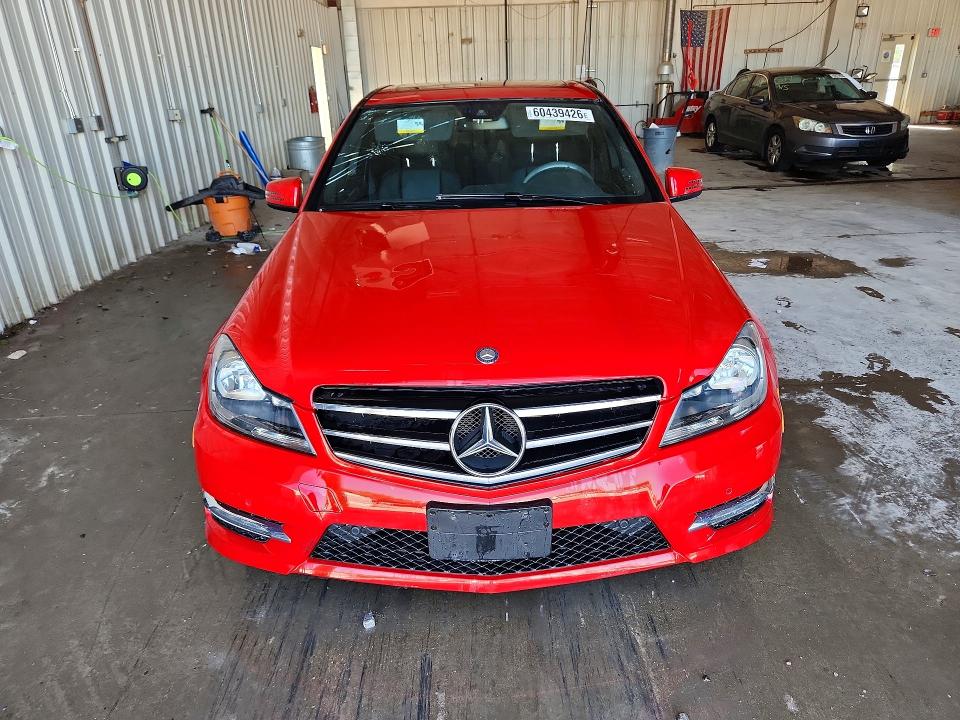 2014 Mercedes-benz C-klasse VIN WDDGF8AB0ER308872 COPART salvage auction — HAIL, Wi - Certificate Of Title, sold $4,650 on 2026-08-10 (photo 5)