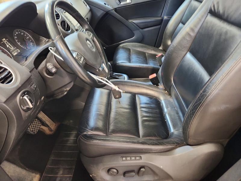 2011 Volkswagen Tiguan VIN WVGBV7AX4BW538730 COPART salvage auction — FRONT END, AB - OOP - ACTIVE, sold $400 on 2026-08-13 (photo 7)