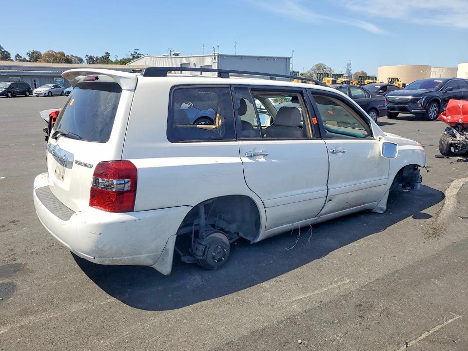 2006 Toyota Highlander VIN JTEDP21A460113521 COPART salvage auction — VANDALISM, CA - SALVAGE CERTIFICATE, sold $90 on 2026-07-27 (photo 3)