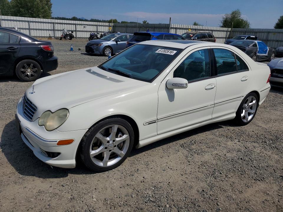 2007 Mercedes-benz C-klasse VIN WDBRF52H97F911682 COPART salvage auction — MINOR DENT/SCRATCHES, WA - VEHICLE CERT OF OWNERSHIP-TITL, sold $500 on 2026-07-20 (photo 1)