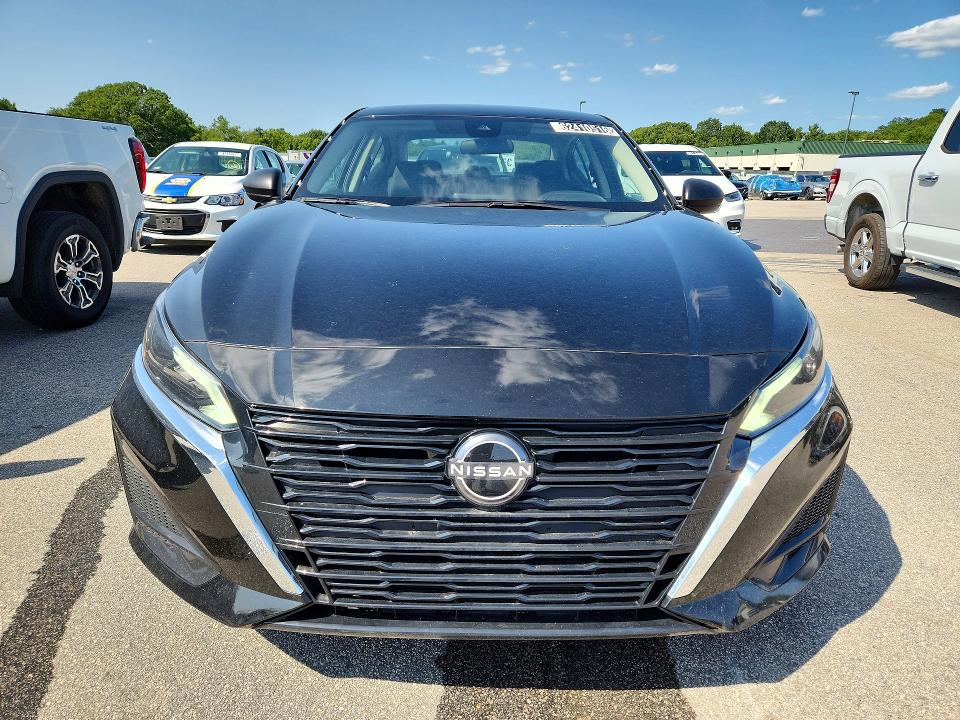 2025 Nissan Altima VIN 1N4BL4DV3SN384624 COPART salvage auction — REAR END, IL - CERTIFICATE OF TITLE, sold $11,800 on 2026-09-02 (photo 5)