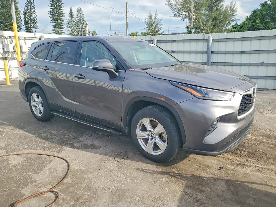 2022 Toyota Highlander VIN 5TDZZRAH1NS141430 COPART salvage auction — MECHANICAL, Fl - Certificate Of Destruction, sold $6,600 on 2026-07-29 (photo 4)