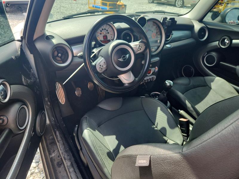 2007 Mini Cooper VIN WMWMF73527TL85003 COPART salvage auction — MINOR DENT/SCRATCHES, FL - CERT OF TITLE SLVG REBUILDABLE, sold $475 on 2026-07-31 (photo 8)
