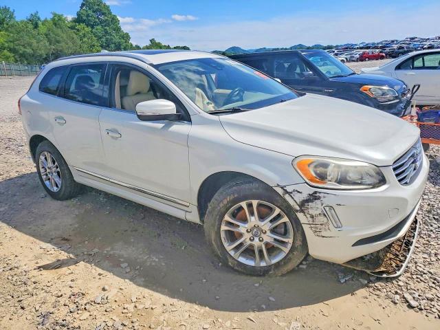 2015 Volvo Xc60 VIN YV440MDC8F2608159 COPART salvage auction — WATER/FLOOD, TN - SALVAGE CERT-WATER DAMAGE (P), sold $650 on 2026-07-14 (photo 4)