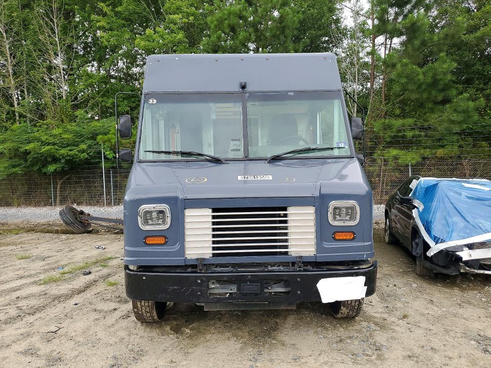 2020 Ford F59 VIN 1F65F5KN8L0A08316 COPART salvage auction — MINOR DENT/SCRATCHES, NJ - CERTIFICATE OF TITLE, sold $8,400 on 2026-08-25 (photo 5)