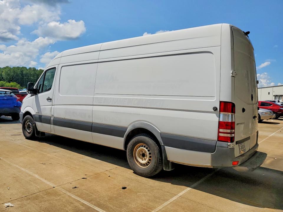 2015 Mercedes-benz Sprinter VIN WD3PE8DC9F5991269 COPART salvage auction — MINOR DENT/SCRATCHES, Oh - Certificate Of Title (P), sold $1,050 on 2026-07-27 (photo 2)