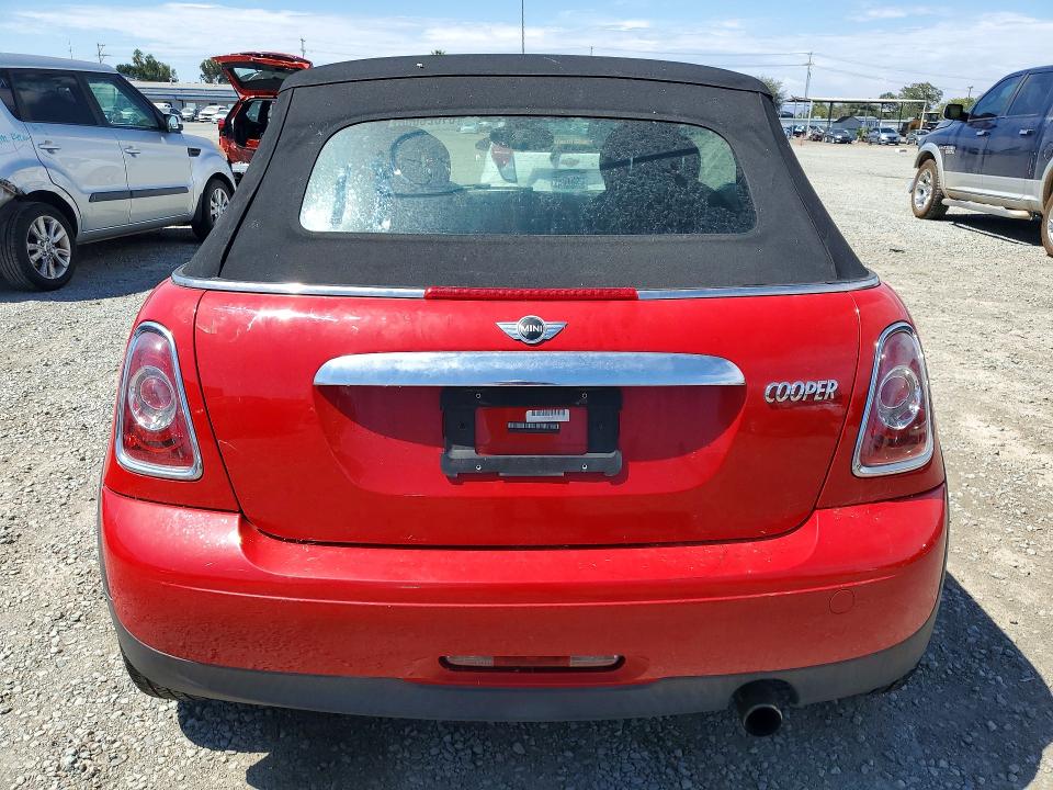 2015 Mini Cooper VIN WMWZN3C57FT862136 COPART salvage auction — MINOR DENT/SCRATCHES, CA - APP FOR DUP CLEAN OR AC, sold $1,100 on 2026-07-31 (photo 6)