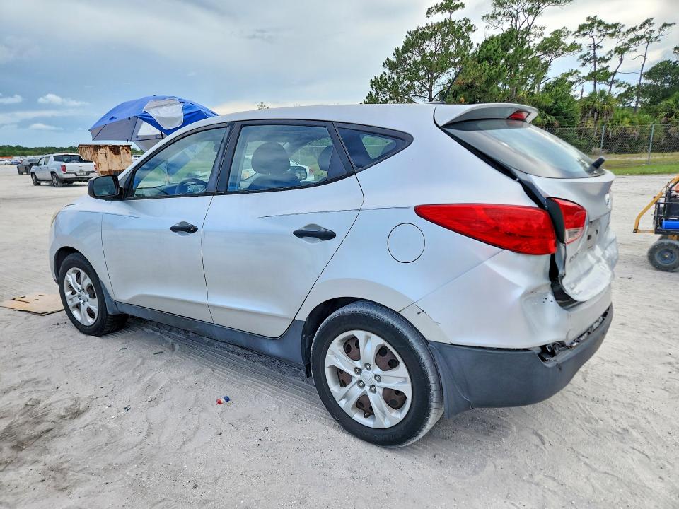 2011 Hyundai Tucson VIN KM8JT3AB3BU285247 COPART salvage auction — REAR END, FL - CERT OF TITLE SLVG REBUILDABLE, sold $1,800 on 2026-07-22 (photo 2)