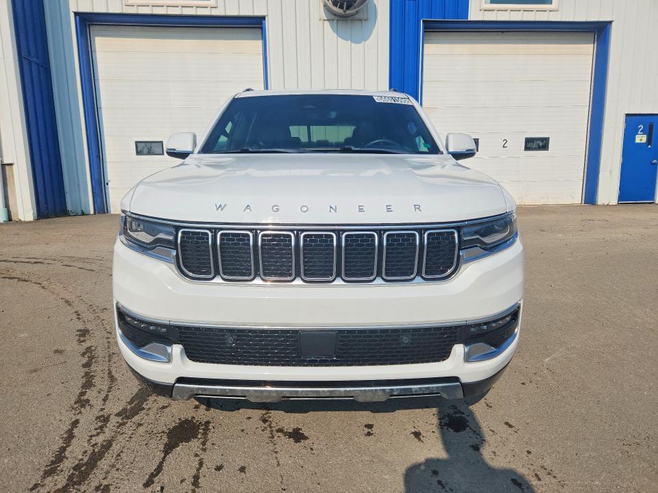 2022 Jeep Wagoneer VIN 1C4SJVDT4NS159025 COPART salvage auction — NORMAL WEAR, NB - CLEAN TITLE (P), sold $34,000 on 2026-07-08 (photo 5)