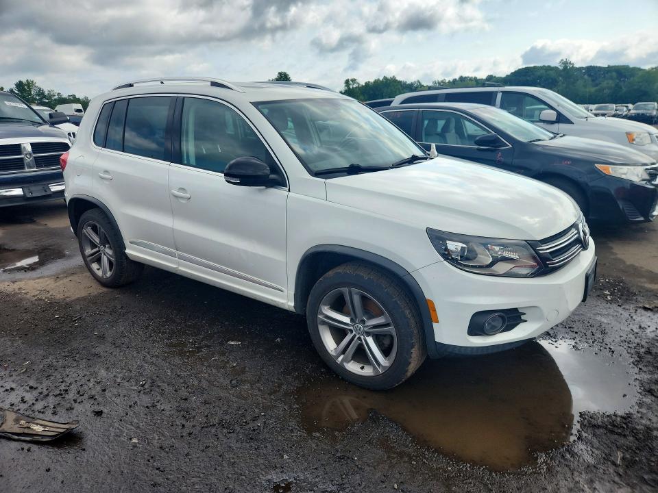 2017 Volkswagen Tiguan VIN WVGUV7AX4HW506569 COPART salvage auction — MINOR DENT/SCRATCHES, CT - CERTIFICATE OF TITLE, sold $2,250 on 2026-07-28 (photo 4)