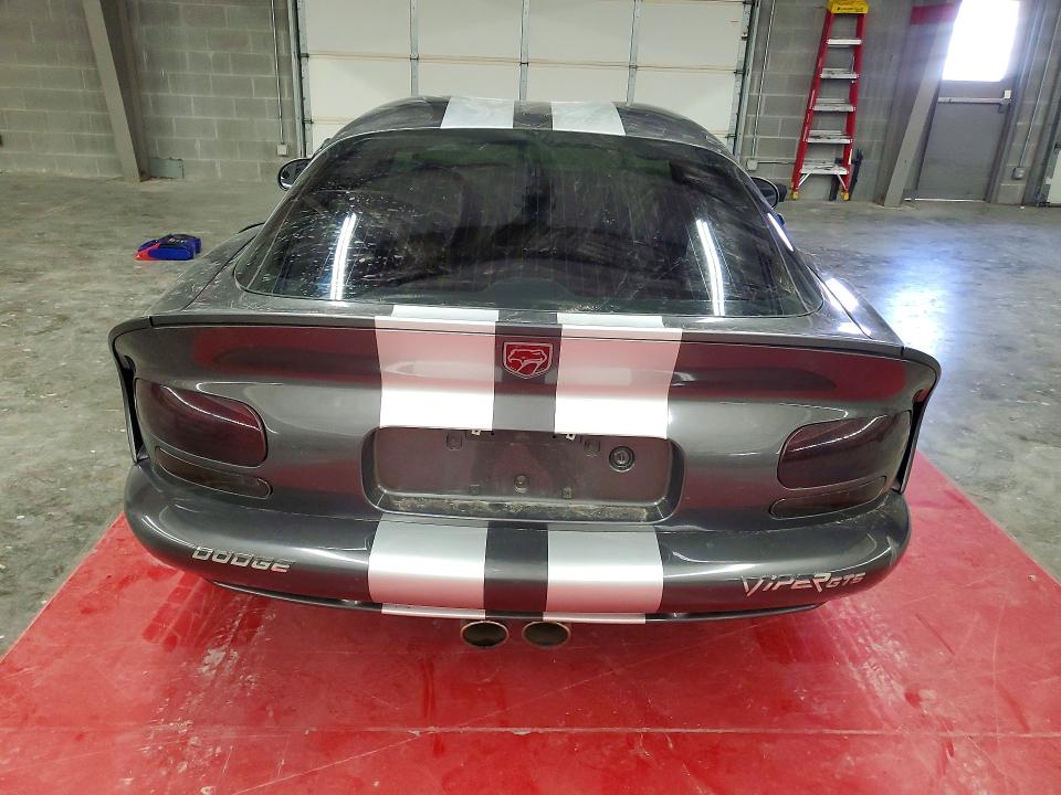 2002 Dodge Viper VIN 1B3ER69E22V101089 COPART salvage auction — MINOR DENT/SCRATCHES, Ky - Certificate Of Title, sold $39,000 on 2026-07-20 (photo 6)