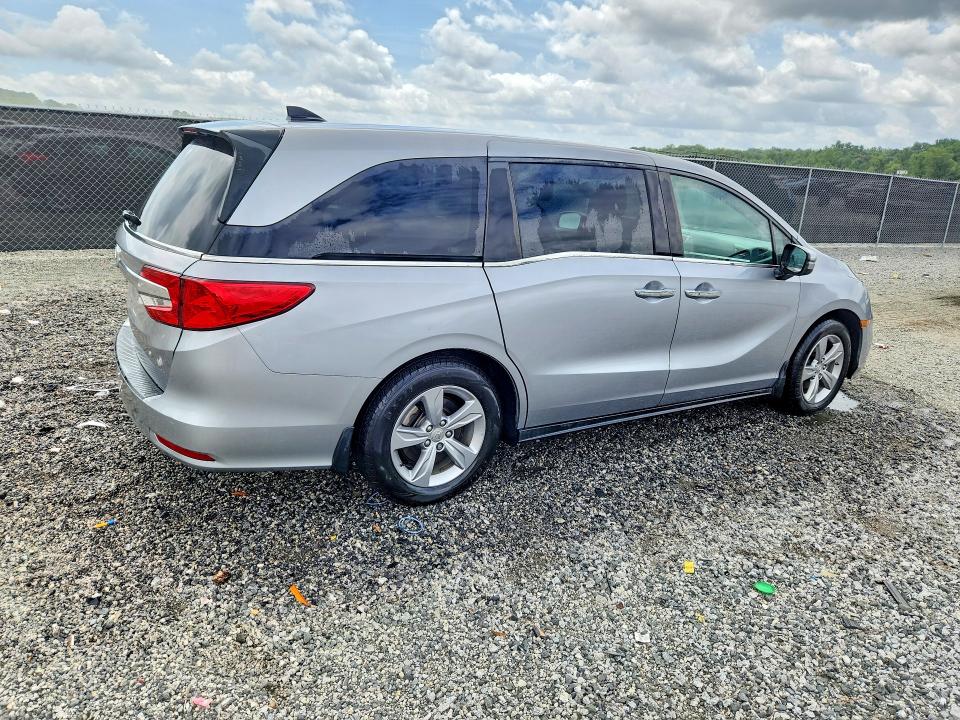 2018 Honda Odyssey VIN 5FNRL6H74JB046498 COPART salvage auction — SIDE, Salvage Title, sold $9,000 on 2026-09-02 (photo 3)