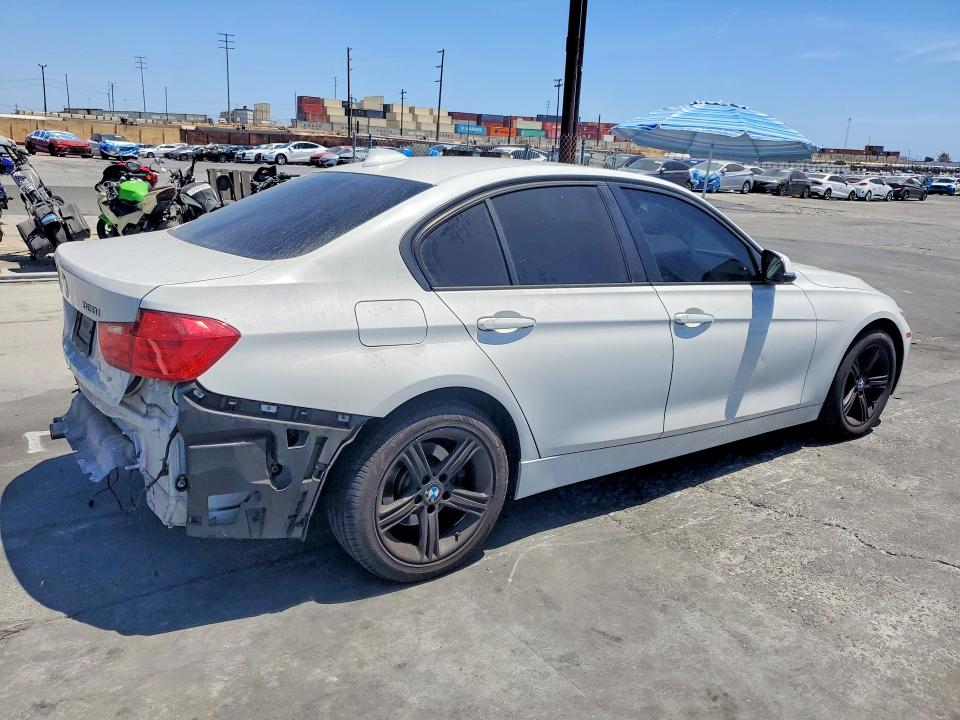 2015 BMW 3er VIN WBA3C1C56FK119540 COPART salvage auction — REAR END, Ca - Salvage Certificate, sold $3,100 on 2026-08-28 (photo 3)