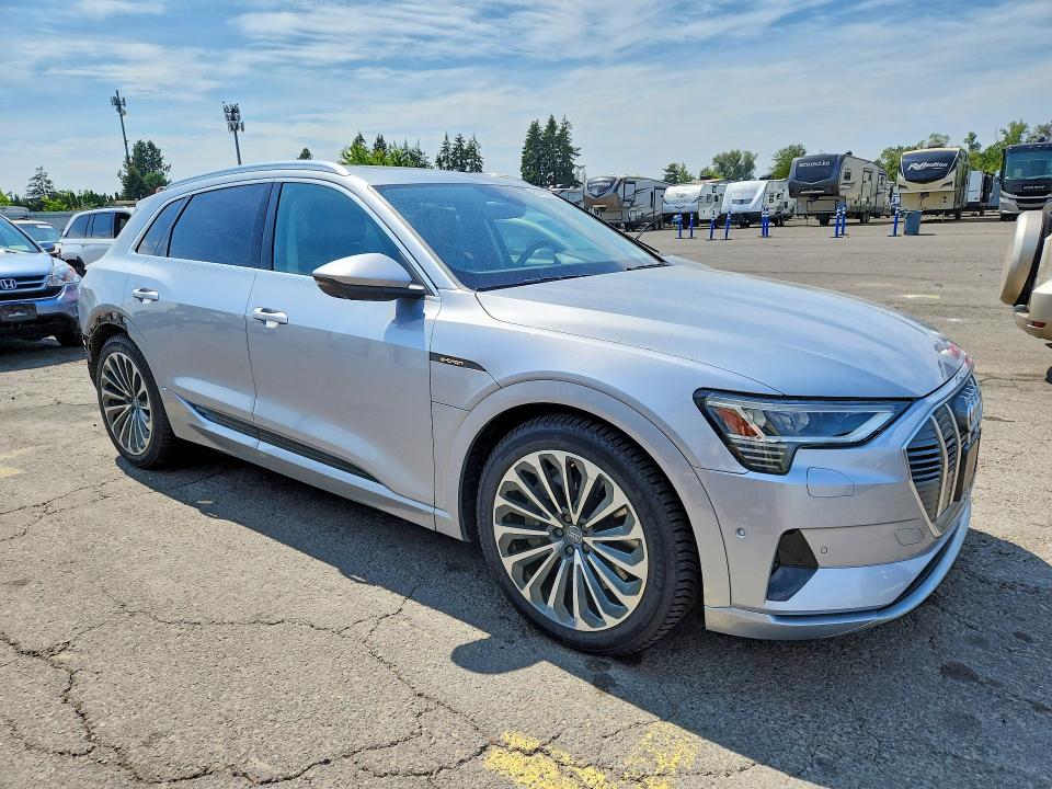 2019 Audi E-tron VIN WA1VABGE7KB008940 COPART salvage auction — REAR END, OR - SALVAGE TITLE CERTIFICATE, sold $725 on 2026-08-24 (photo 4)