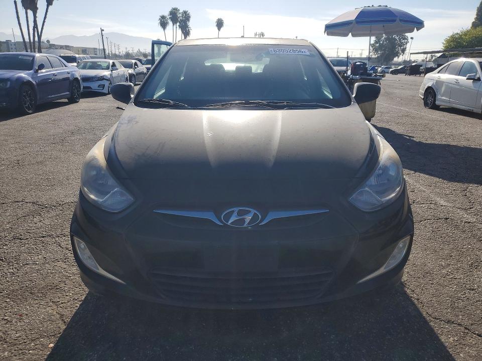 2012 Hyundai Accent VIN KMHCU5AE5CU004613 COPART salvage auction — MINOR DENT/SCRATCHES, Ca - Dis/Dlr/Exp App For Dup Salvag, sold $650 on 2026-07-31 (photo 5)