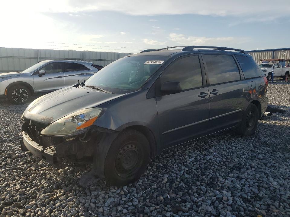2009 Toyota Sienna VIN 5TDZK23C59S238018 COPART salvage auction — FRONT END, FL - CERT OF TITLE SLVG REBUILDABLE, sold $925 on 2026-07-31 (photo 1)