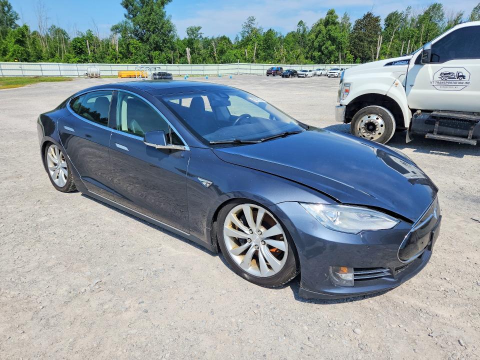 2015 Tesla Model s VIN 5YJSA1H24FFP70679 COPART salvage auction — MECHANICAL, NY - CERTIFICATE OF TITLE, sold $1,800 on 2026-07-20 (photo 4)