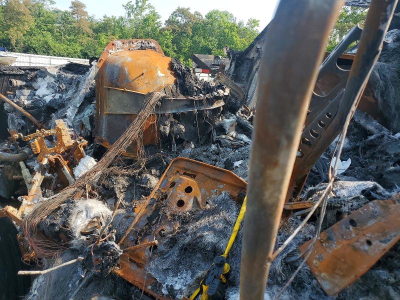 2015 Freightliner Cascadia VIN 1FUJGLD51FLGE8274 COPART salvage auction — BURN, PA - CERTIFICATE OF SALVAGE, sold $150 on 2026-07-22 (photo 8)