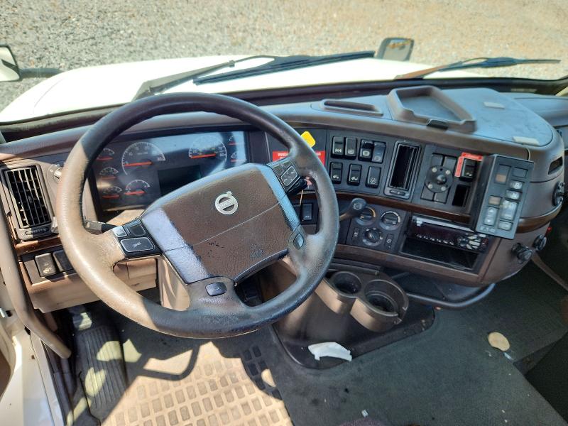 2017 Volvo VIN 4V4N39TGXHN977448 COPART salvage auction — NORMAL WEAR, In - Certificate Of Title, sold $5,000 on 2026-08-18 (photo 8)