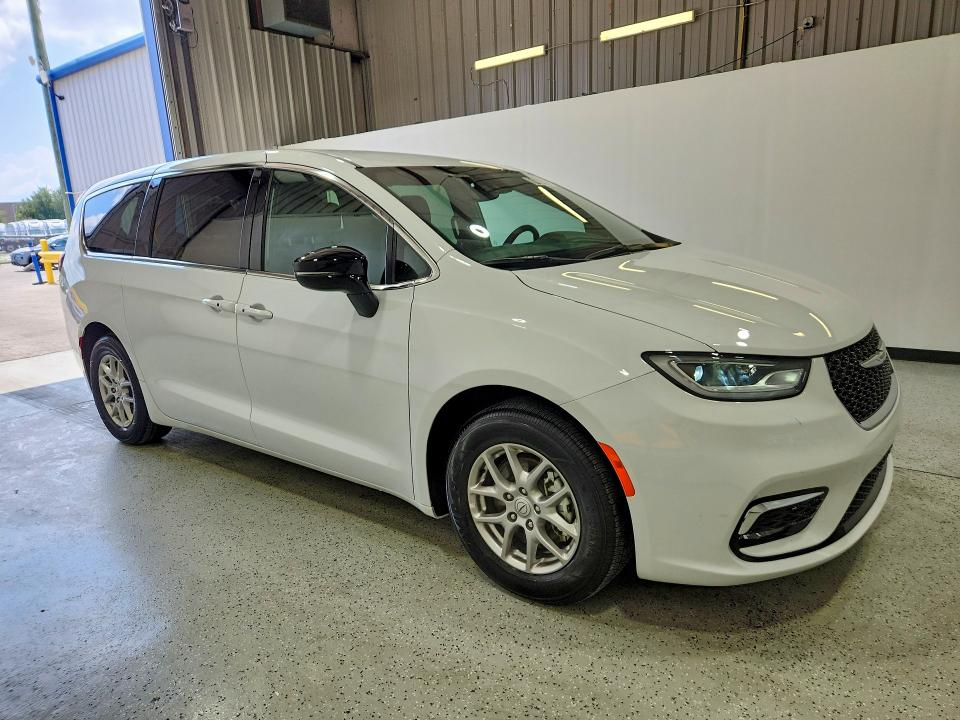 2026 Chrysler Pacifica VIN 2C4RC1BG5TR204494 COPART salvage auction — MECHANICAL, Fl - Cert Of Title-Slvg Rebld Flood, sold $14,100 on 2026-07-27 (photo 4)