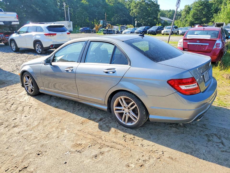 2012 Mercedes-benz C-klasse VIN WDDGF8BB6CR193545 COPART salvage auction — MINOR DENT/SCRATCHES, Ma - Certificate Of Title (P), sold $400 on 2026-07-22 (photo 2)